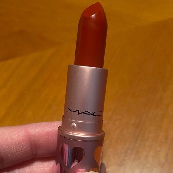 MAC Matte Lipstick Chili - Picture 8 of 16